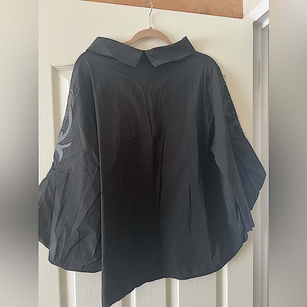 Embroidered Women’s Top - Picture 2 of 2